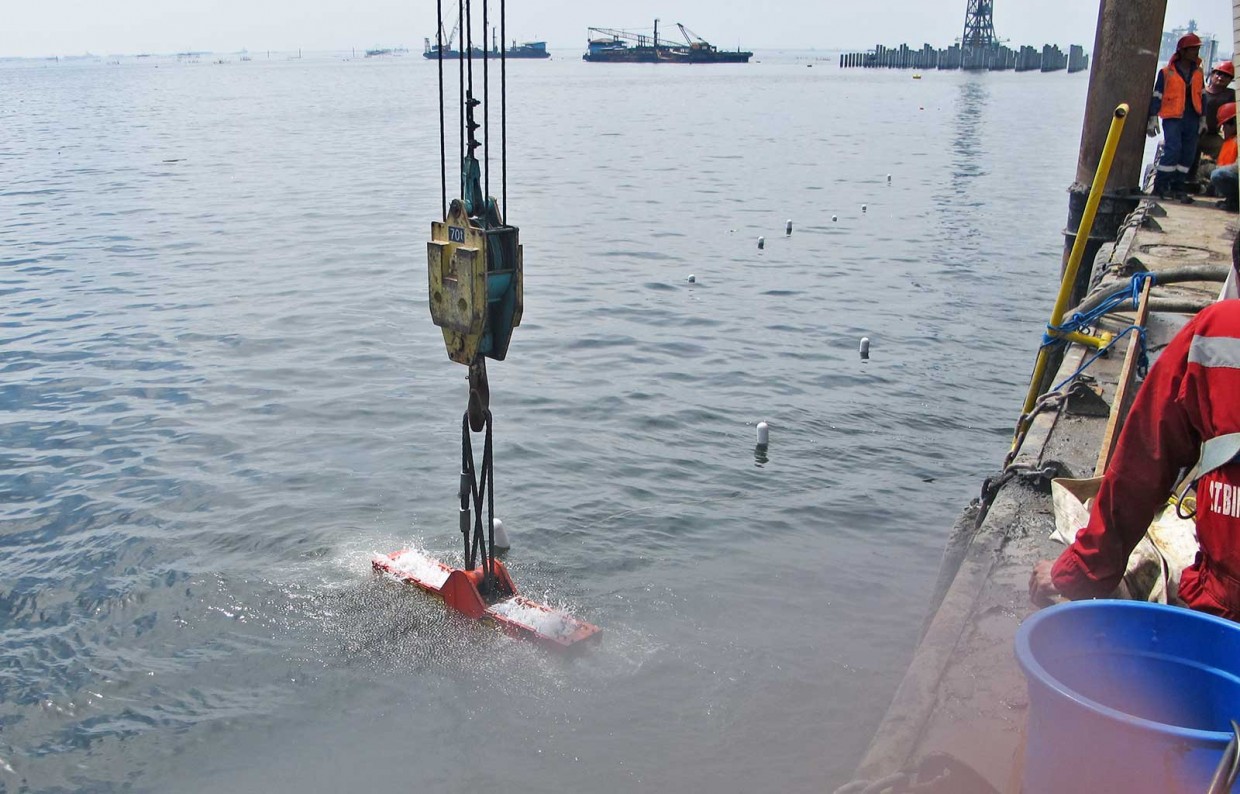 Removal of Existing Breakwater - Slider 1